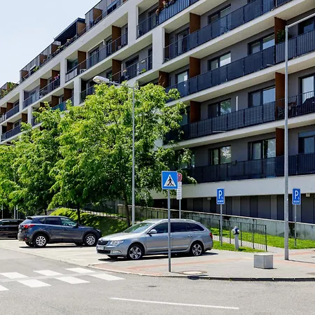 Golden Moon * Μπρατισλάβα